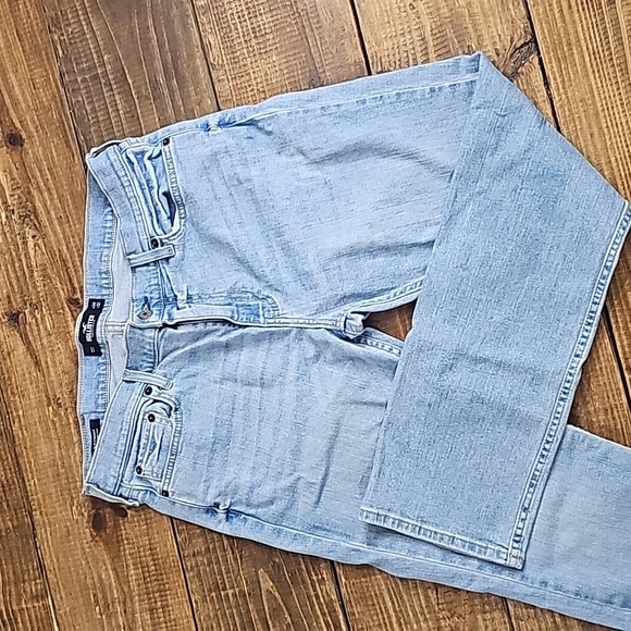 Hollister Other - HOLLISTER sz 34 x 32 lightwash slim straight epic flex